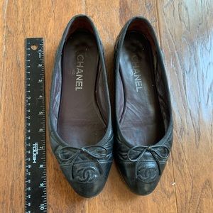 Chanel classic quilted leather ballet flats 37